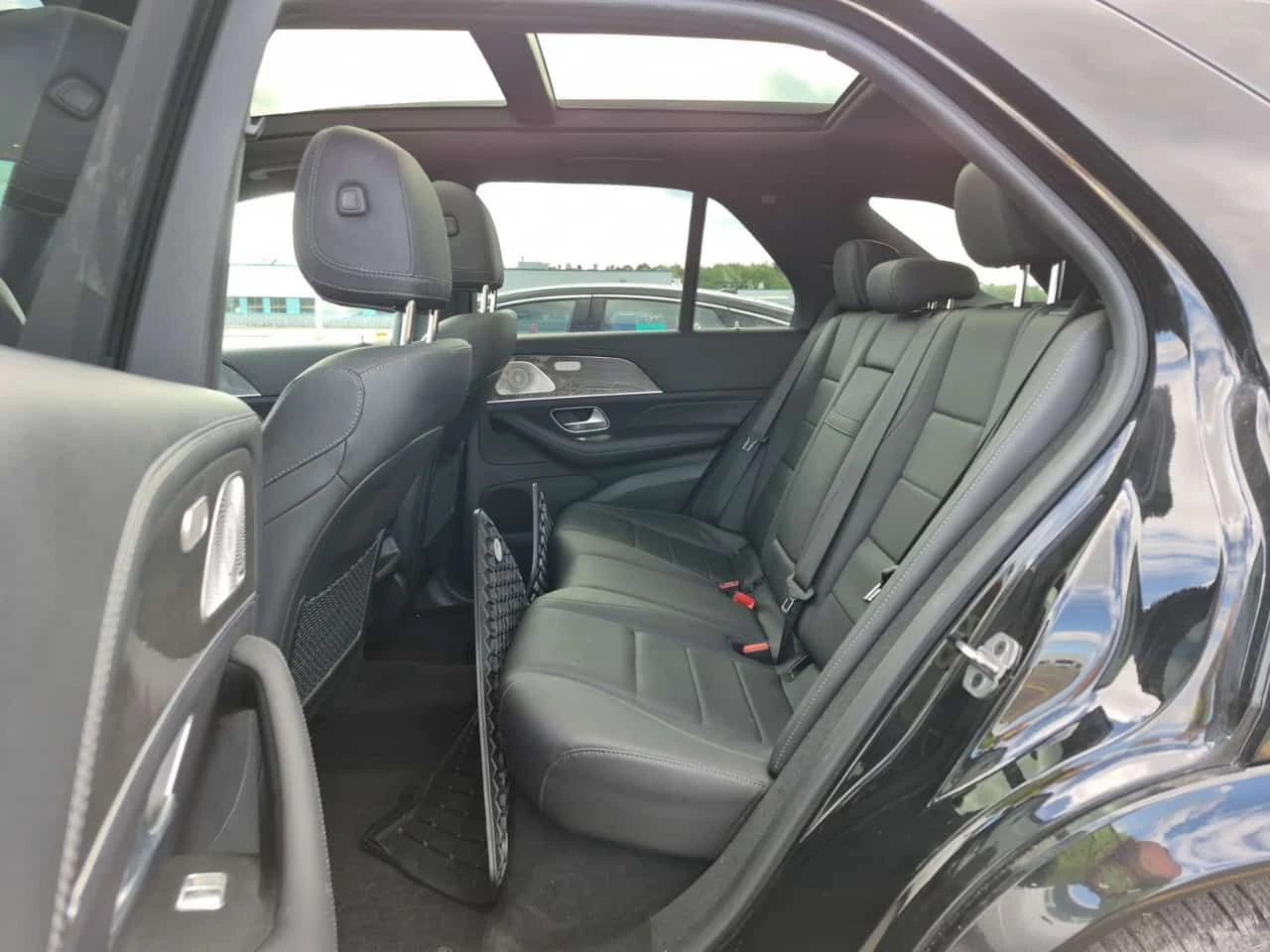 Mercedes-Benz GLE 450 BURMESTER * PANO * KEYLESS *  ПОДГРЕВИ * CARFAX, снимка 12 - Автомобили и джипове - 54680984
