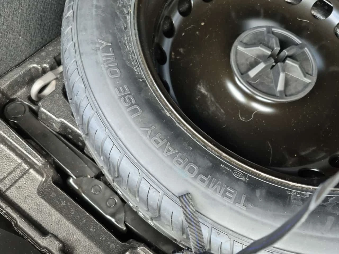 Mercedes-Benz GLE 450 BURMESTER * PANO * KEYLESS *  ПОДГРЕВИ * CARFAX, снимка 15 - Автомобили и джипове - 54680984