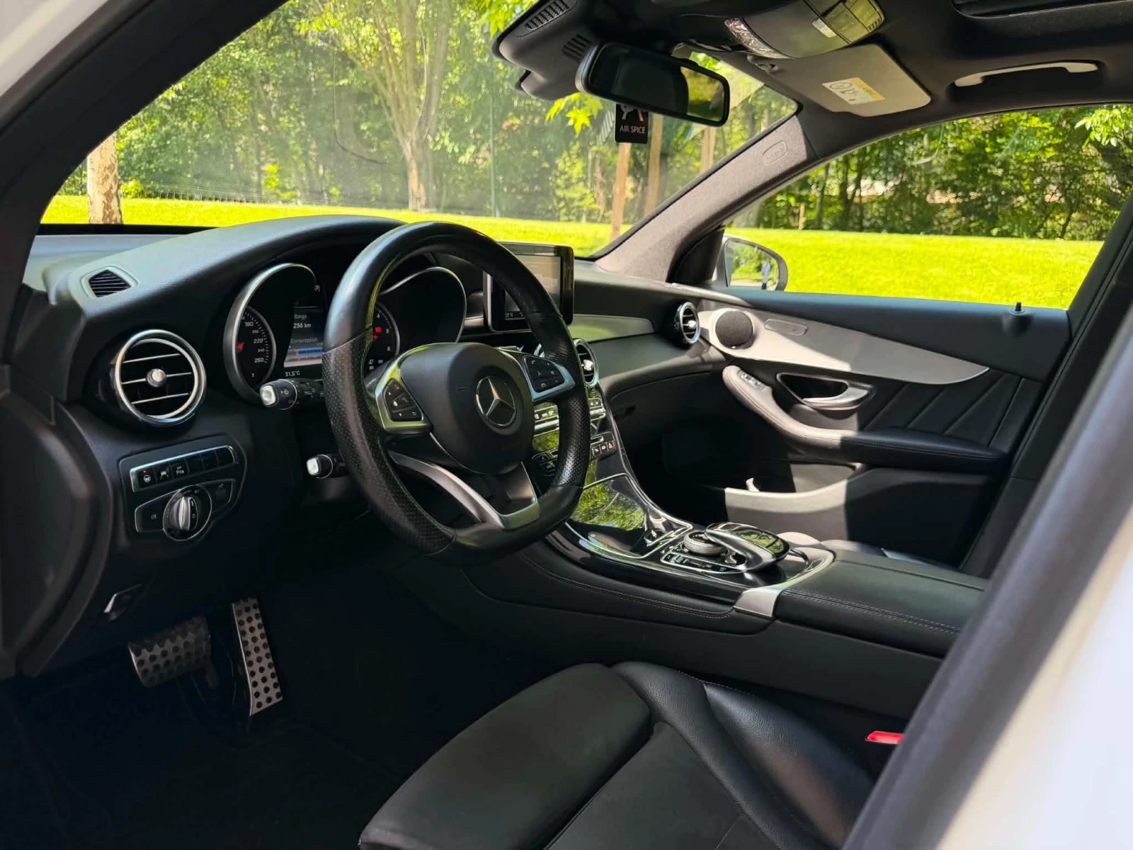 Mercedes-Benz GLC 220 AMG OPTIC, снимка 9 - Автомобили и джипове - 54883680