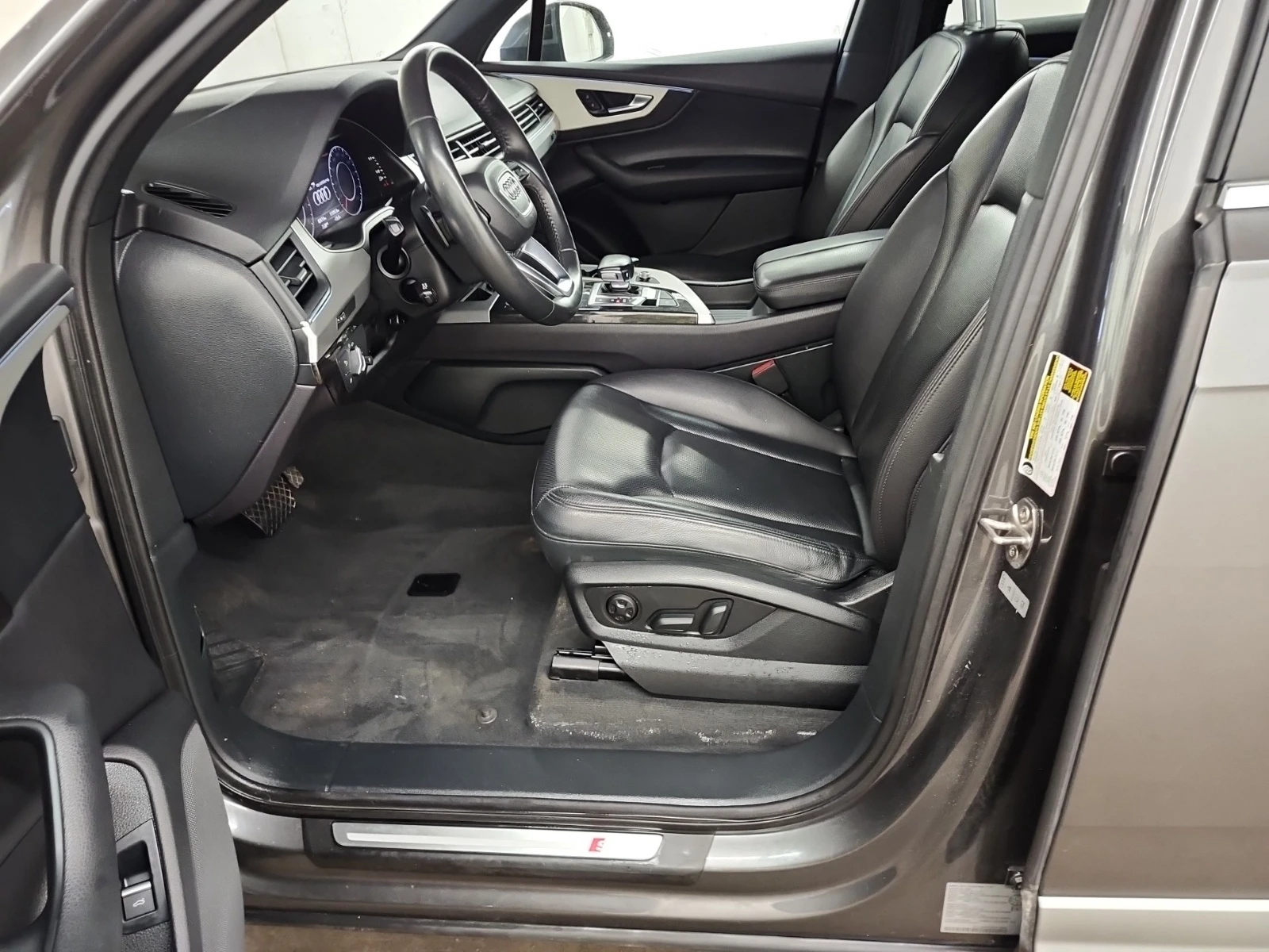 Audi Q7 PROGRESSIV * * 360 * * CARFAX * * ОБДУХВАНЕ * * , снимка 5 - Автомобили и джипове - 54900614