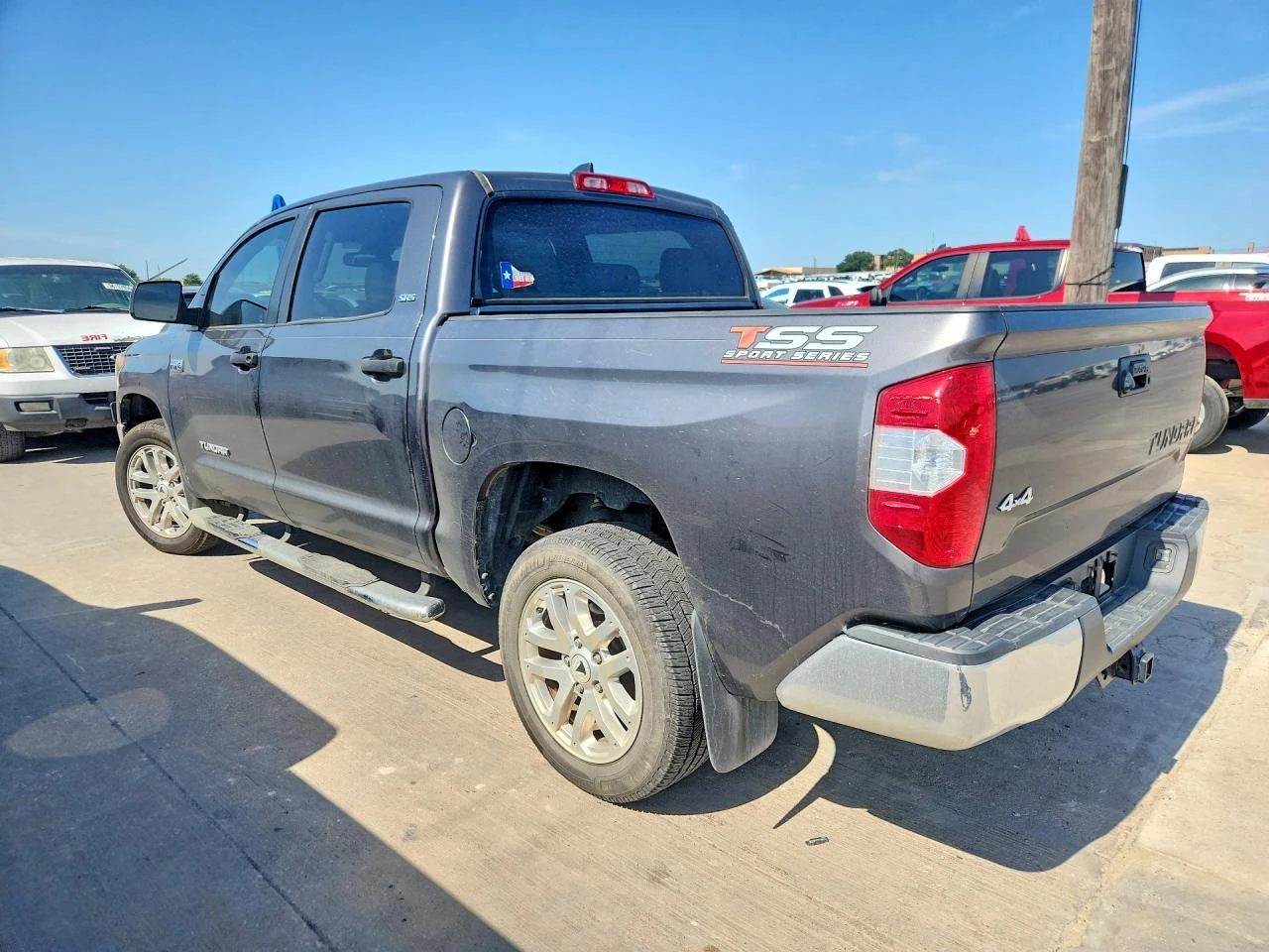 Toyota Tundra 5.7l Sr5, снимка 2 - Автомобили и джипове - 55074187