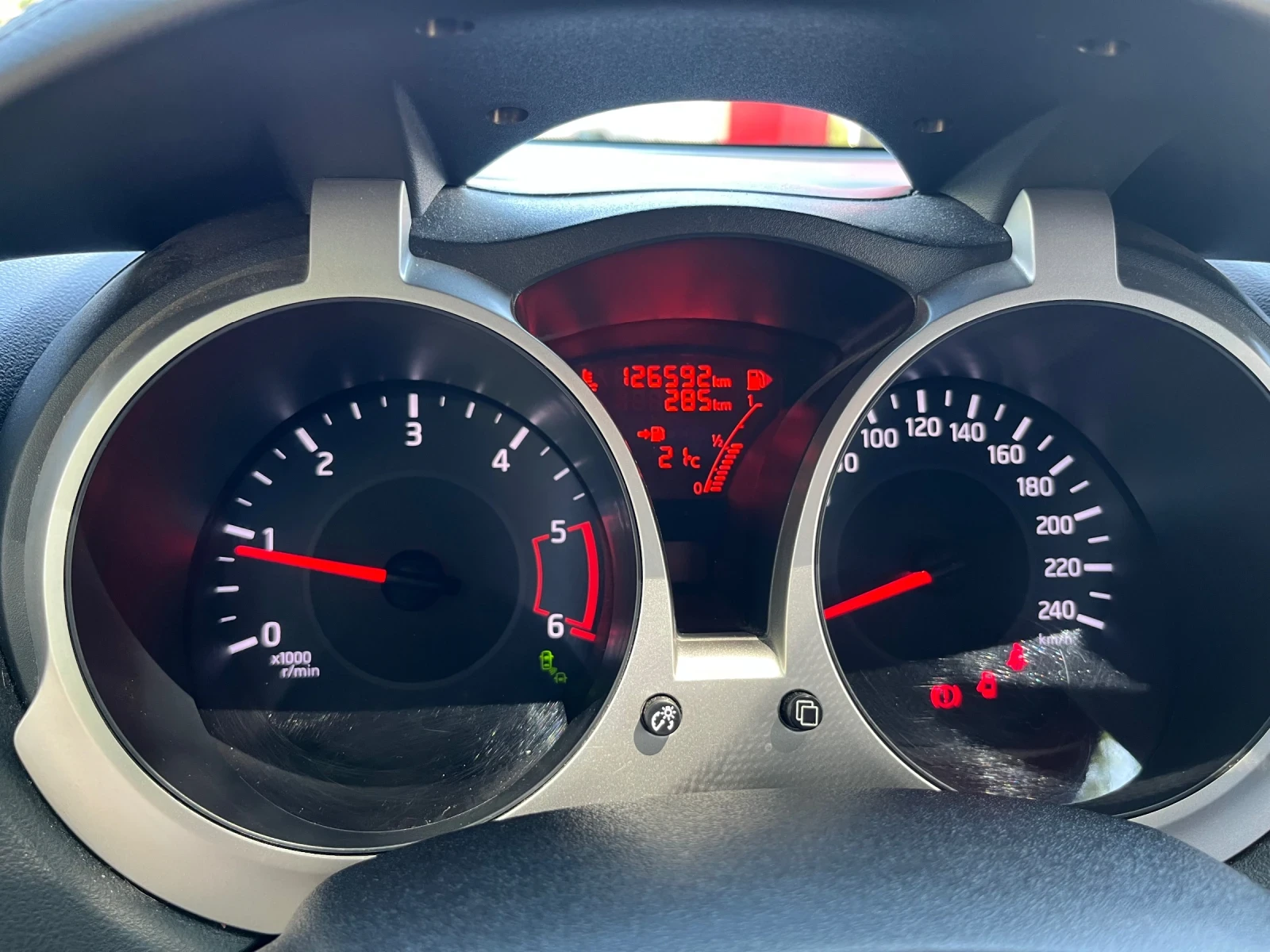 Nissan Juke 1.5 dCi, снимка 12 - Автомобили и джипове - 55435995