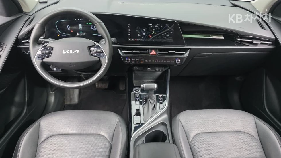 Kia Niro, снимка 13 - Автомобили и джипове - 55586548