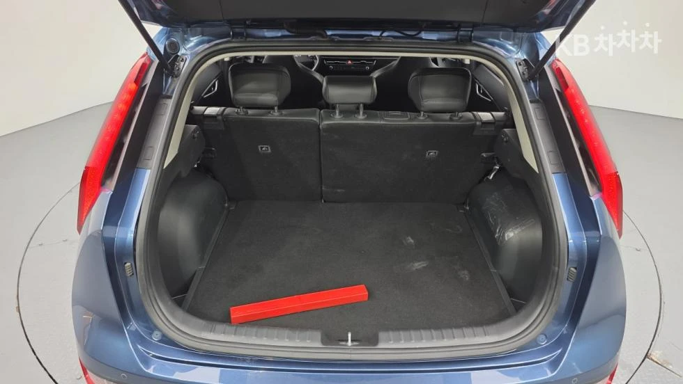 Kia Niro, снимка 16 - Автомобили и джипове - 55586548