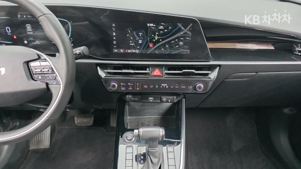 Kia Niro, снимка 14 - Автомобили и джипове - 55586548