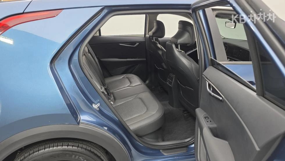 Kia Niro, снимка 11 - Автомобили и джипове - 55586548