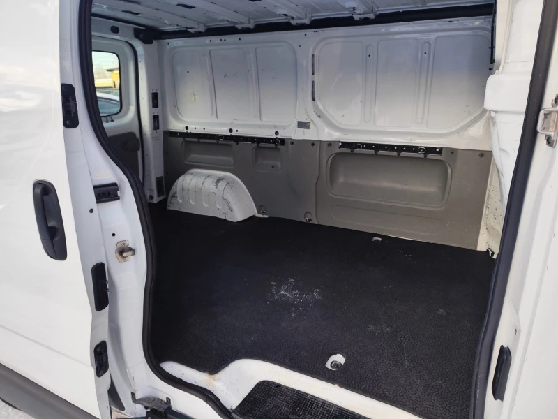 Opel Vivaro 2.0 дизел , снимка 6 - Бусове и автобуси - 53111218