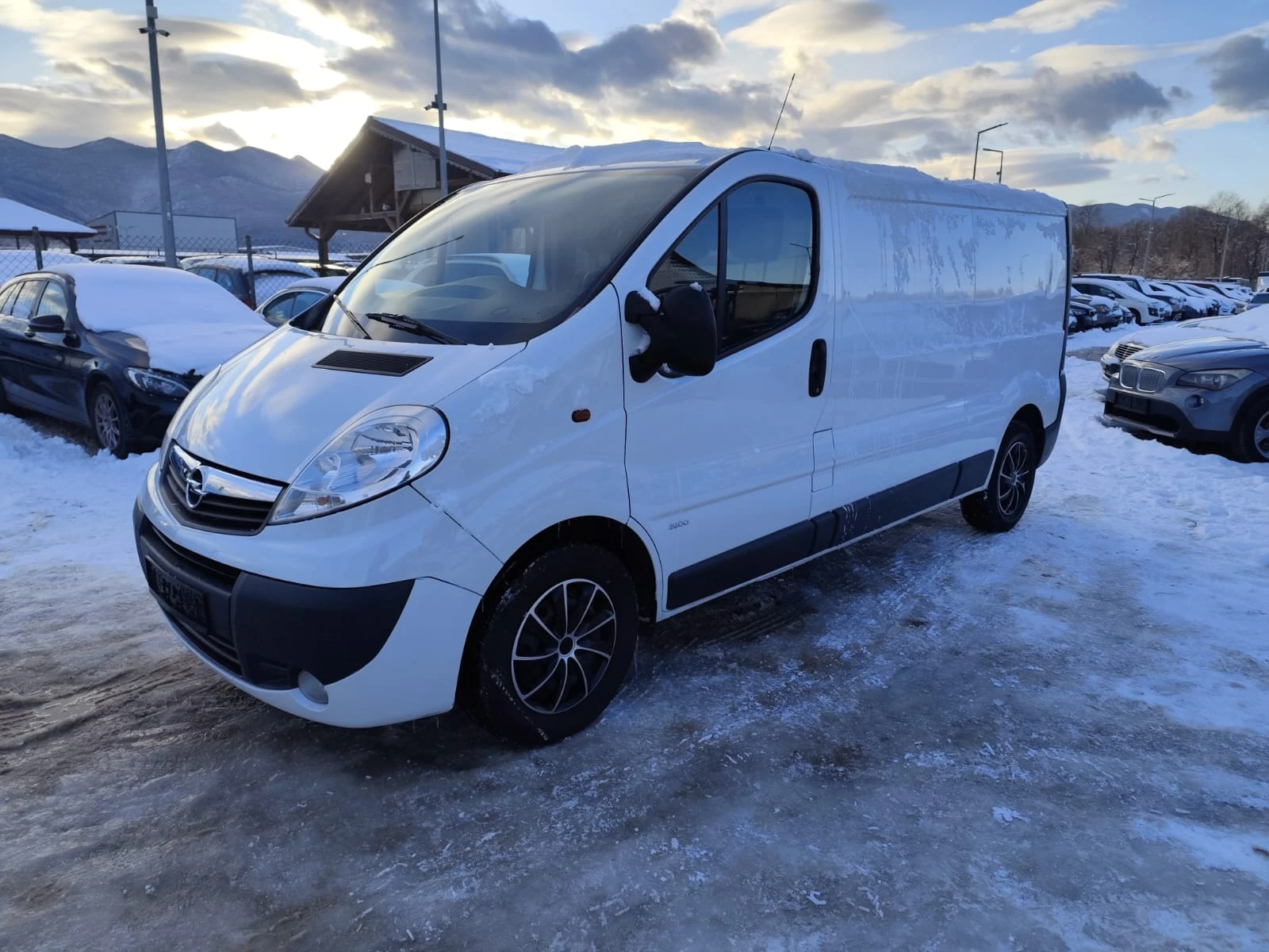 Opel Vivaro 2.0 дизел , снимка 1