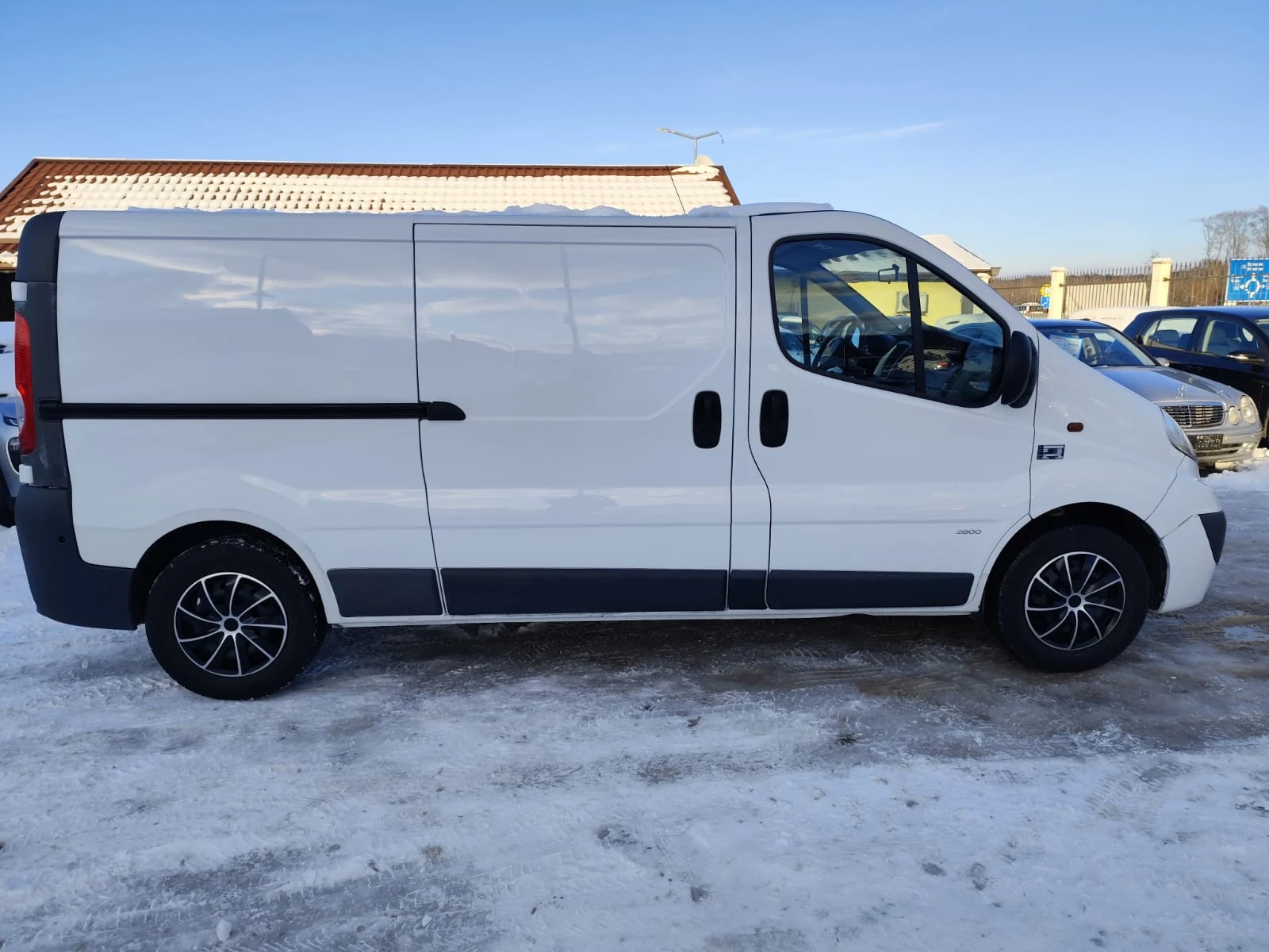 Opel Vivaro 2.0 дизел  - изображение 4