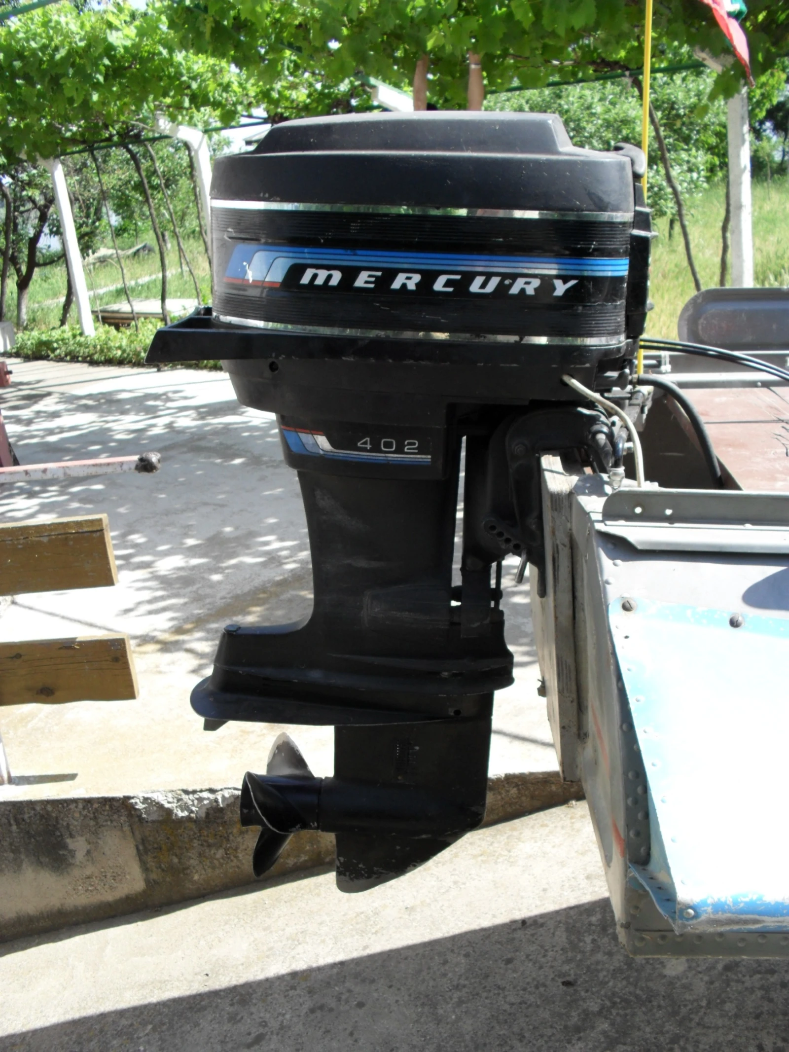 Извънбордов двигател Mercury 402 - изображение 1