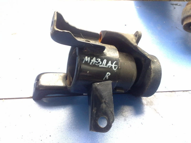 тампон мотор за Мазда 6 2.0D 143к.с. 2006г. комби (черна)