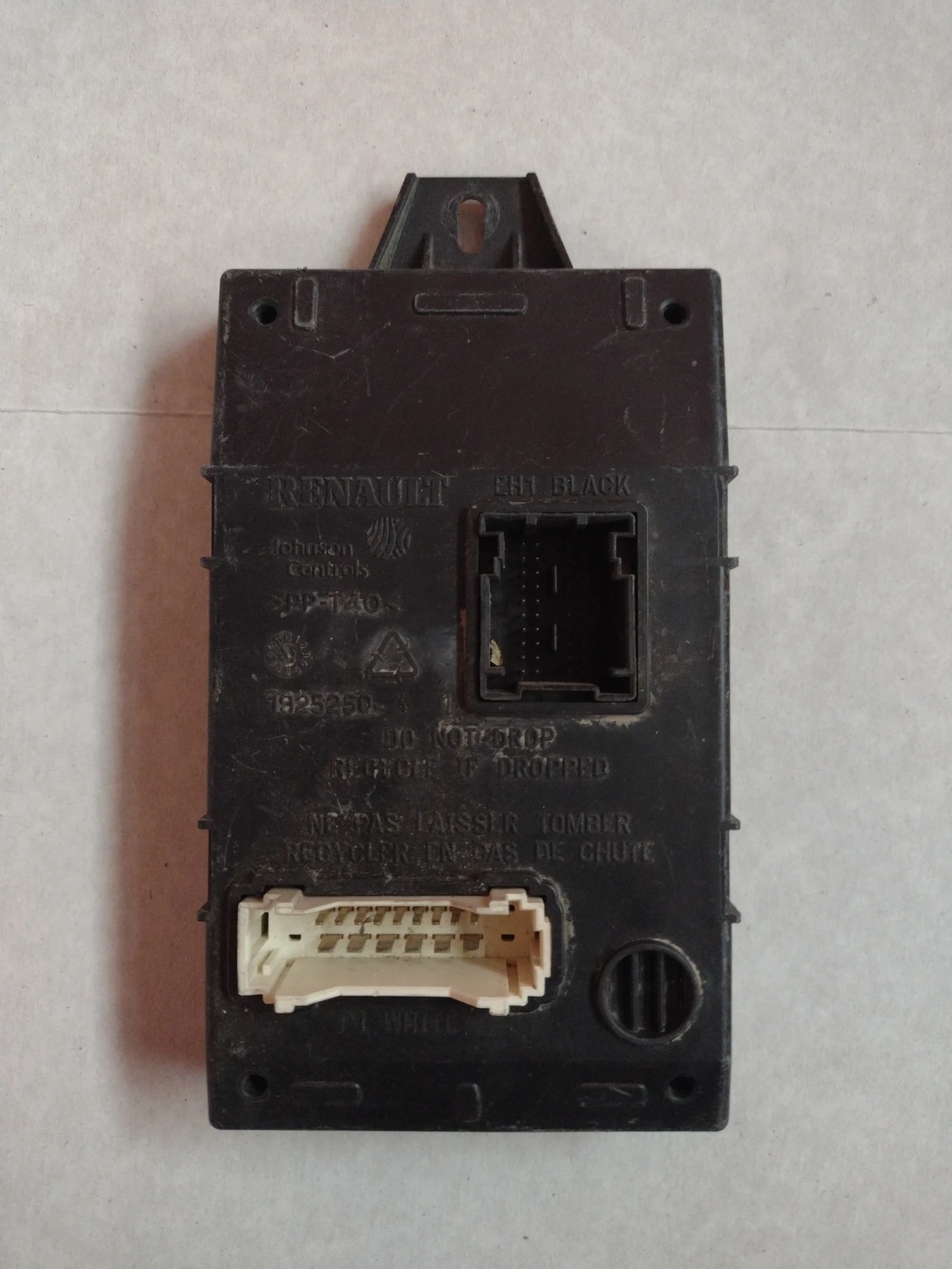 8201029422  BCM ����� DACIA, RENAULT  225499301 | Mobile.bg � ����������� 2