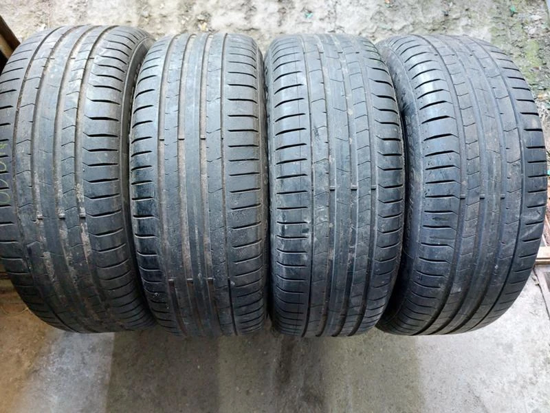 Гуми Летни 225/50R18, снимка 1 - Гуми и джанти - 35772563