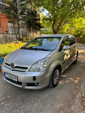 Обява за продажба на Toyota Corolla verso 2.0D4D ~4 300 лв. - изображение 2