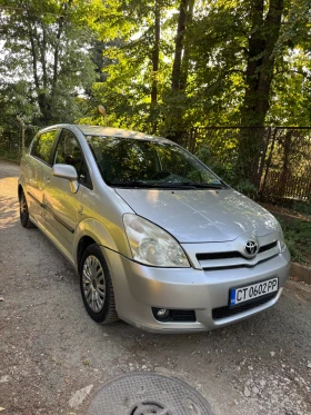 Обява за продажба на Toyota Corolla verso 2.0D4D ~4 300 лв. - изображение 1