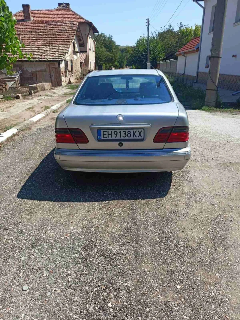 Mercedes-Benz E 250 2.5 td, снимка 2 - Автомобили и джипове - 47499265