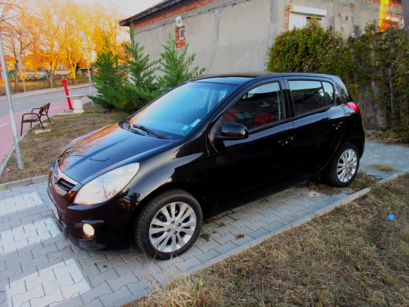 Hyundai I20 1.6 CRDI, снимка 1 - Автомобили и джипове - 48220912