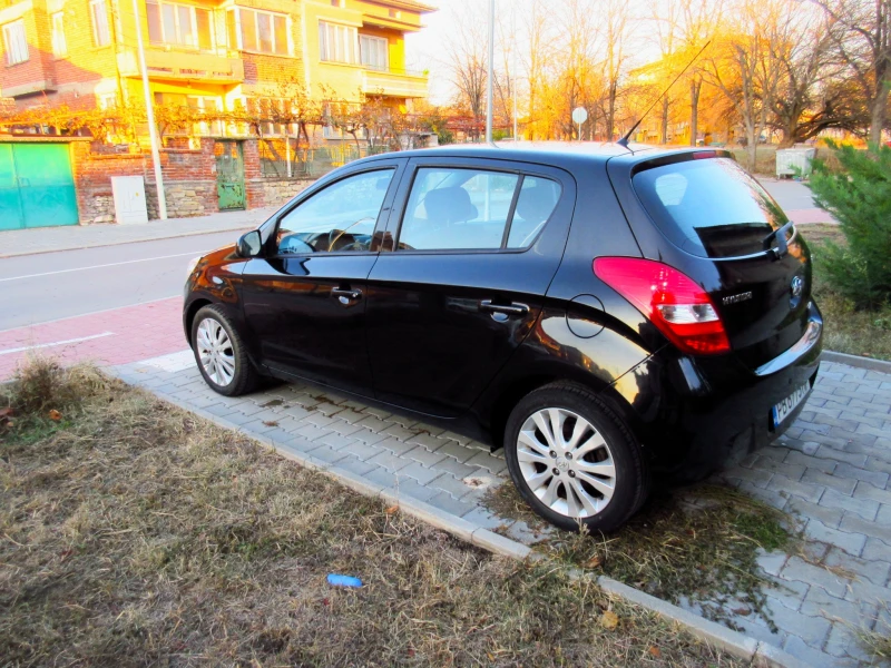 Hyundai I20 1.6 CRDI, снимка 3 - Автомобили и джипове - 48220912