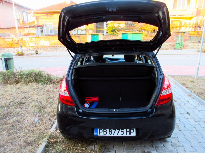 Hyundai I20 1.6 CRDI, снимка 5 - Автомобили и джипове - 48220912