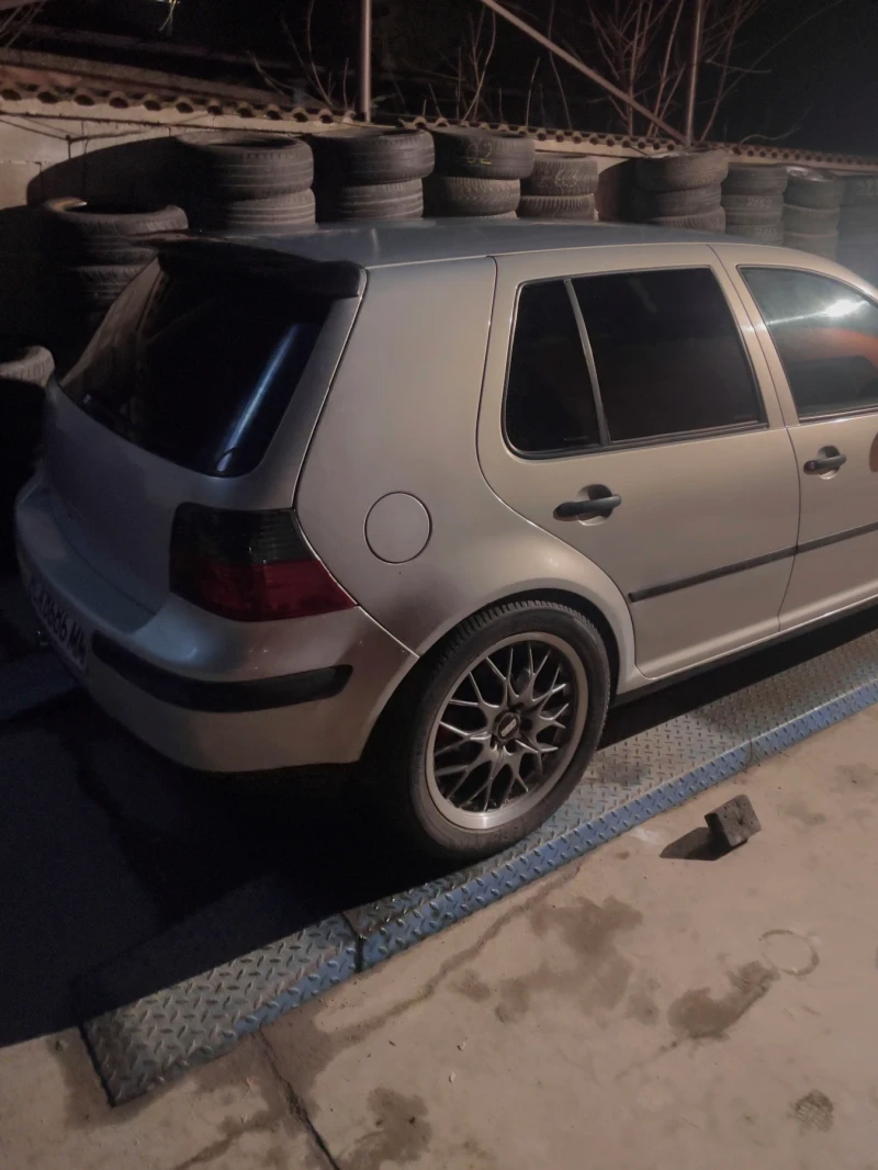 VW Golf, снимка 2 - Автомобили и джипове - 49179600