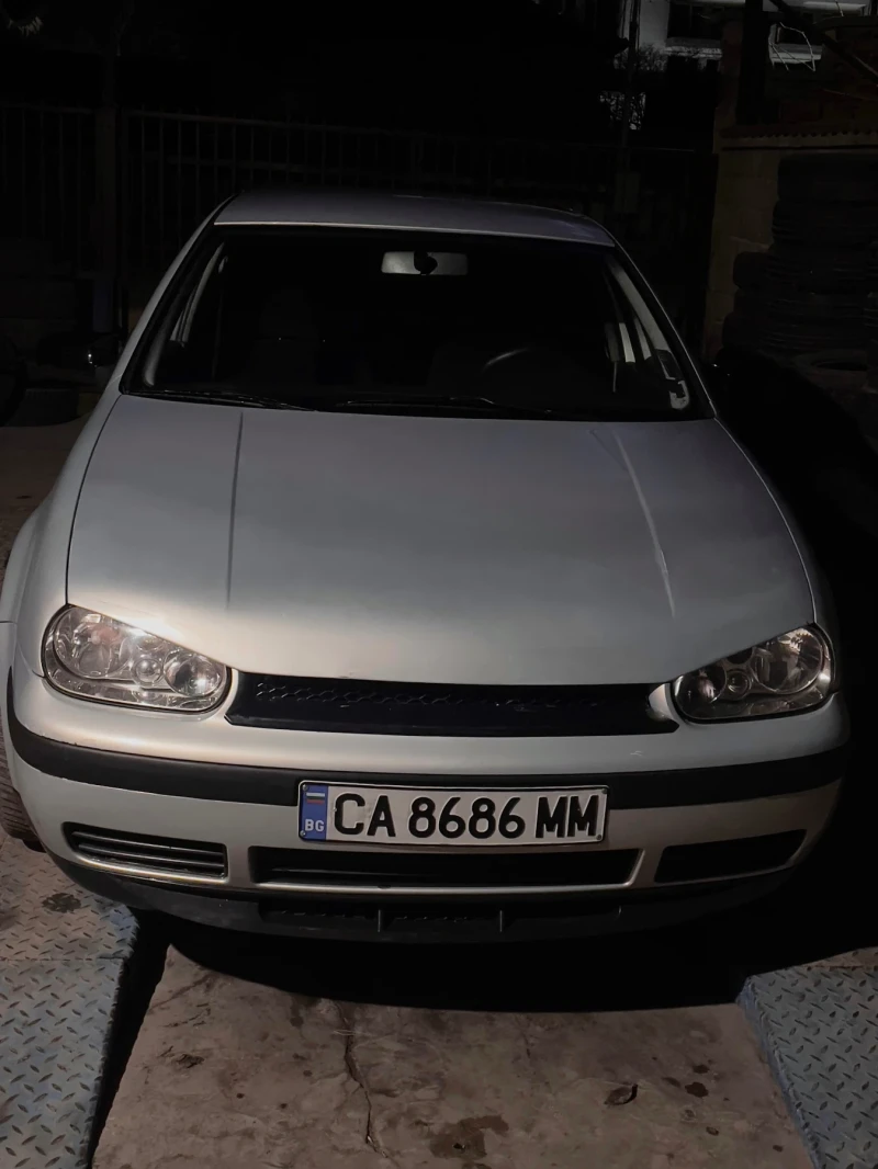 VW Golf, снимка 1 - Автомобили и джипове - 49179600