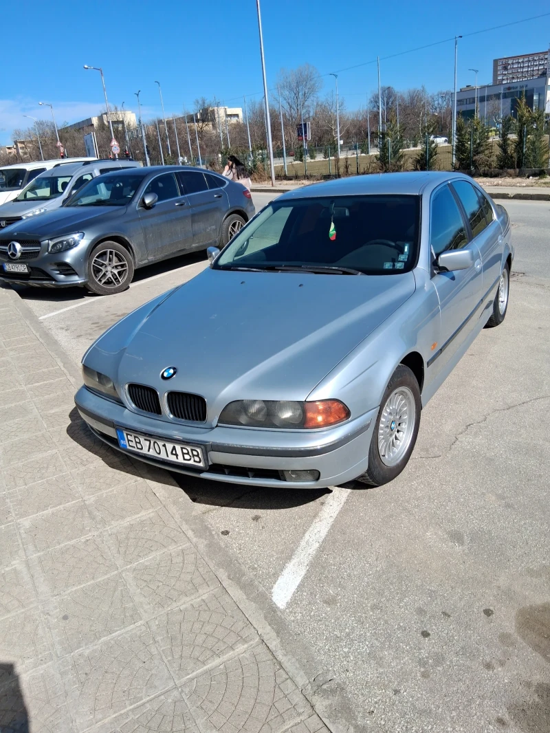 BMW 523, снимка 1 - Автомобили и джипове - 49428742