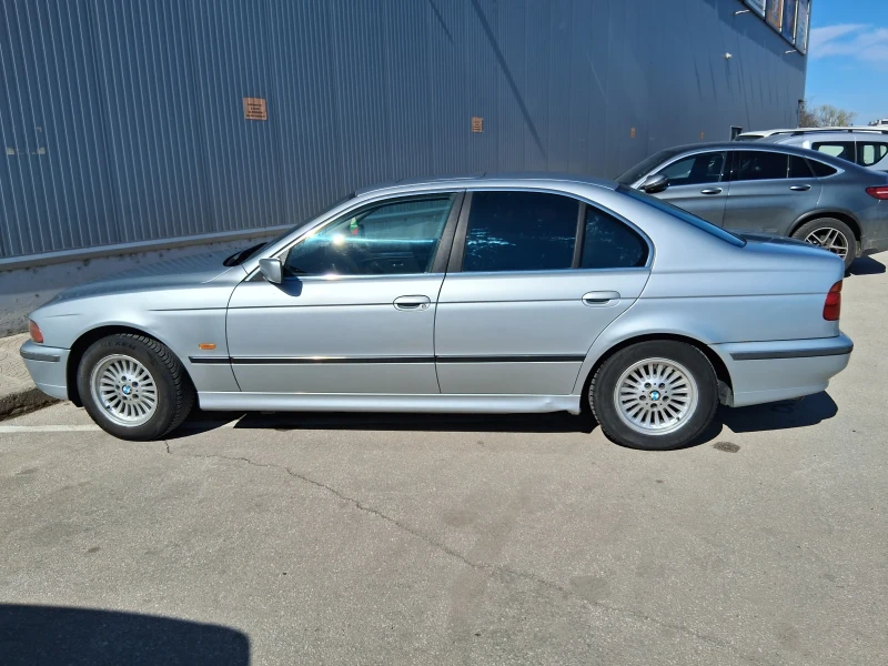 BMW 523, снимка 2 - Автомобили и джипове - 49428742