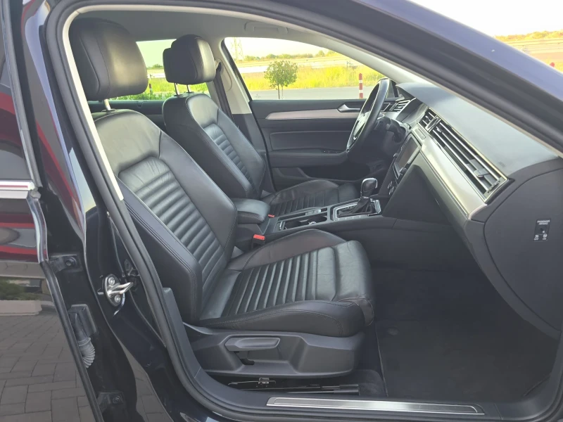 VW Passat 2.0TDi/AVTOMAT/DIGITAL/DISTRONIK/HIGH-LINE, снимка 13 - Автомобили и джипове - 50895988
