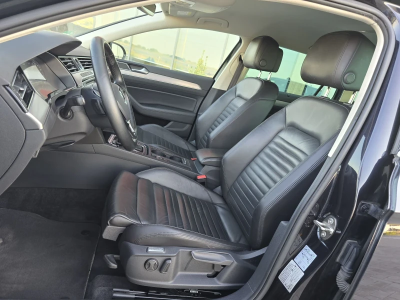 VW Passat 2.0TDi/AVTOMAT/DIGITAL/DISTRONIK/HIGH-LINE, снимка 7 - Автомобили и джипове - 50895988