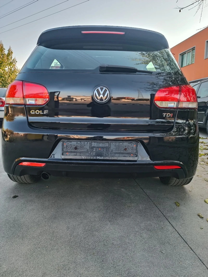 VW Golf 1.6 TDI R-LINE SPORT HiGHLINE, снимка 17 - Автомобили и джипове - 52996674