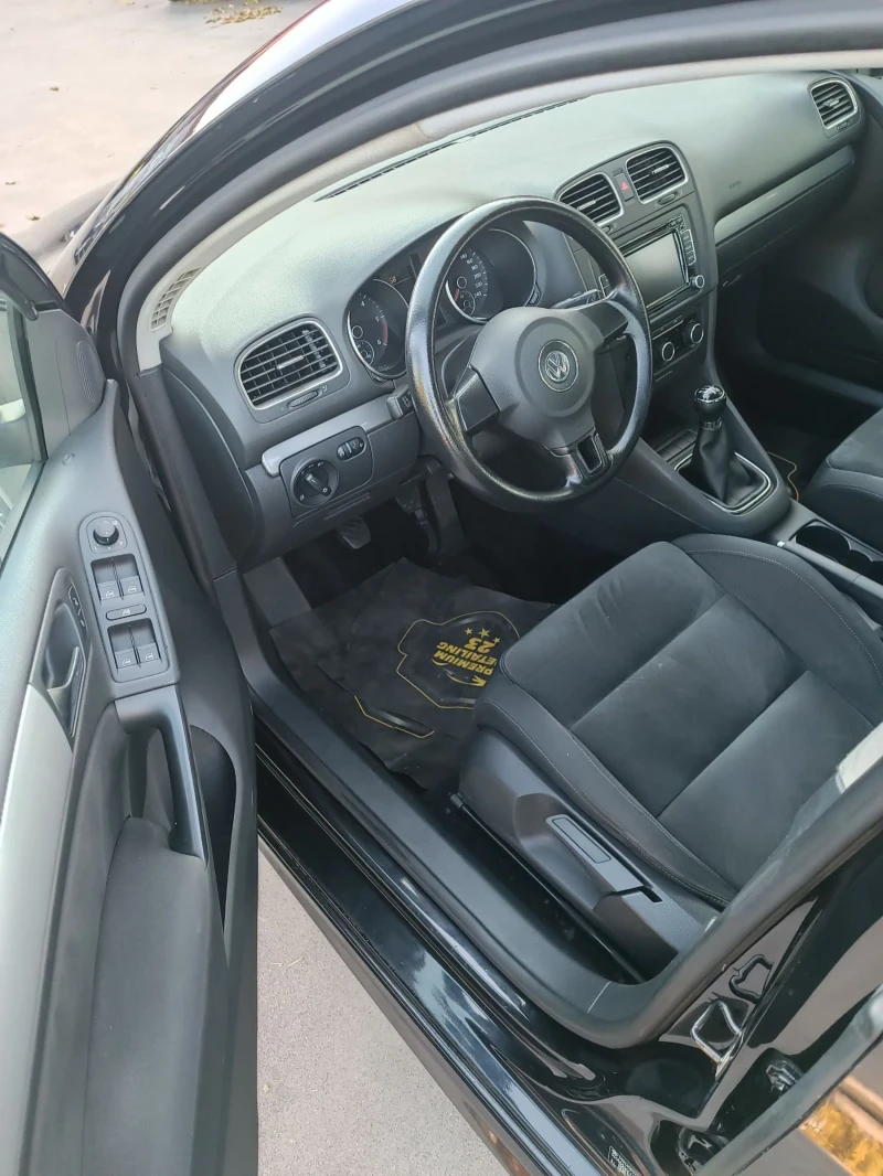 VW Golf 1.6 TDI R-LINE SPORT HiGHLINE, снимка 9 - Автомобили и джипове - 52996674