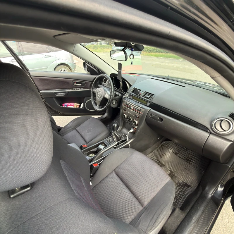 Mazda 3 1.6, снимка 11 - Автомобили и джипове - 52191626