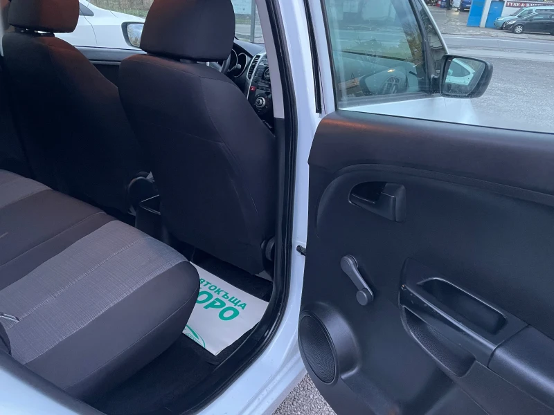 Kia Venga 1.4 GAZ, снимка 8 - Автомобили и джипове - 52367250