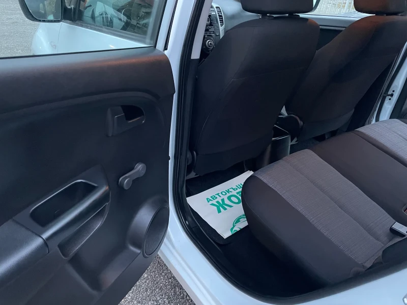 Kia Venga 1.4 GAZ, снимка 10 - Автомобили и джипове - 52367250