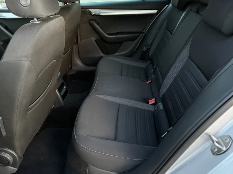 Skoda Octavia 2.0TDI 4x4 Facelift, снимка 13 - Автомобили и джипове - 52850448