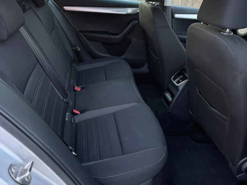 Skoda Octavia 2.0TDI 4x4 Facelift, снимка 11 - Автомобили и джипове - 52850448