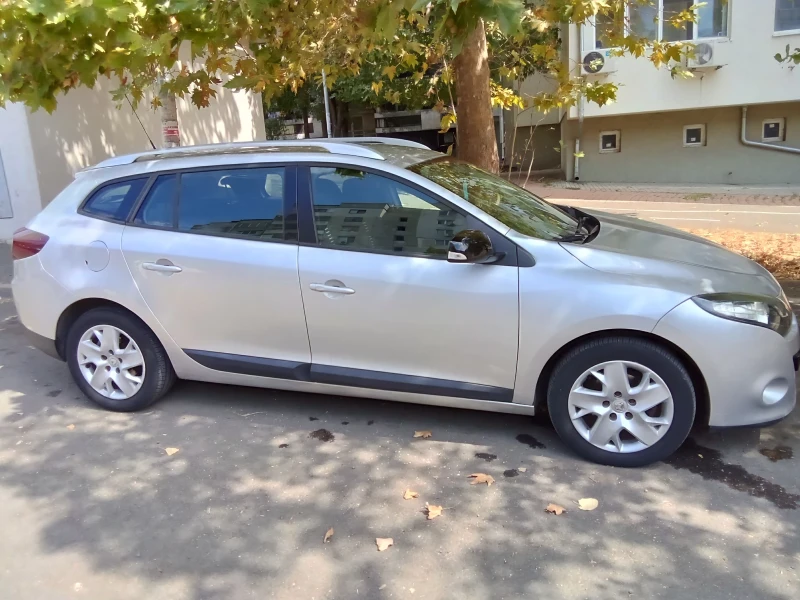 Renault Megane 1.5 dci, снимка 2 - Автомобили и джипове - 53059173