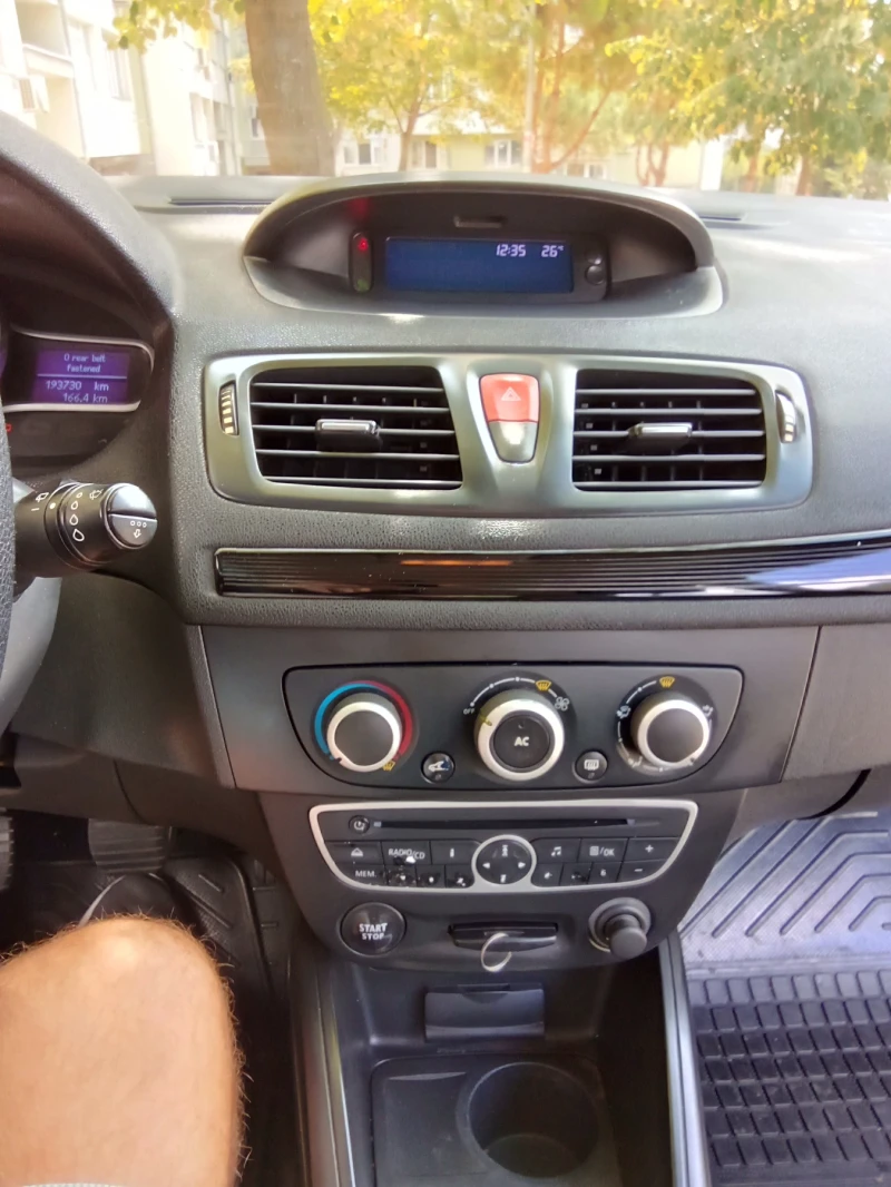 Renault Megane 1.5 dci, снимка 11 - Автомобили и джипове - 53059173