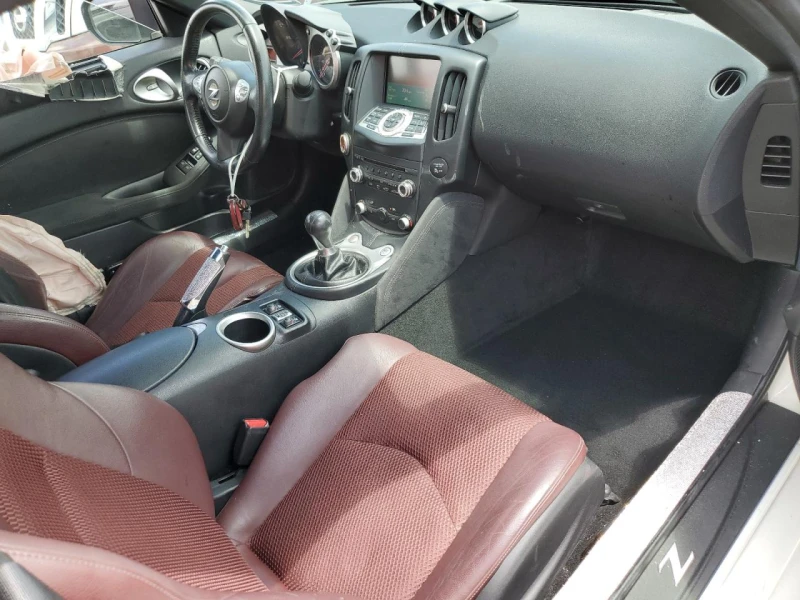 Nissan 370Z Roadster Manual Touring Sport, снимка 8 - Автомобили и джипове - 53502130