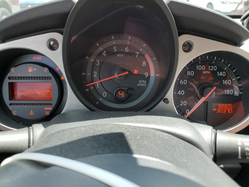 Nissan 370Z Roadster Manual Touring Sport, снимка 9 - Автомобили и джипове - 53502130