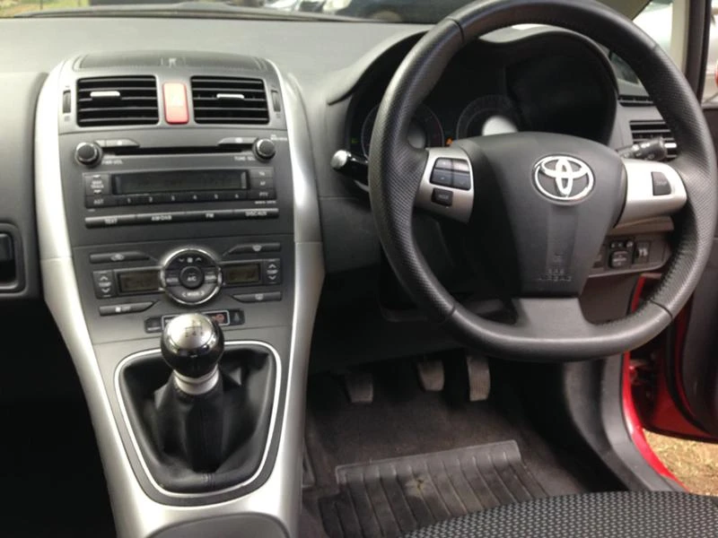 Toyota Auris 1.3 vvt-i 99кс. 6 скорости | Mobile.bg — изображение 12
