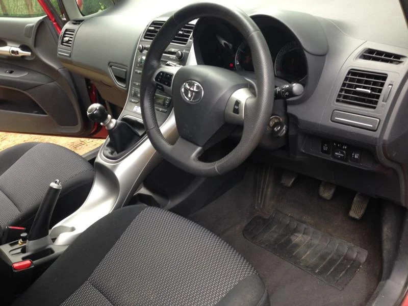 Toyota Auris 1.3 vvt-i 99кс. 6 скорости | Mobile.bg — изображение 13
