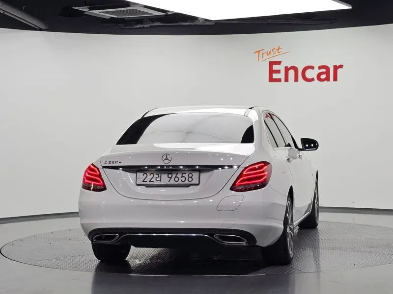 Mercedes-Benz C 350 E , снимка 4 - Автомобили и джипове - 55717176