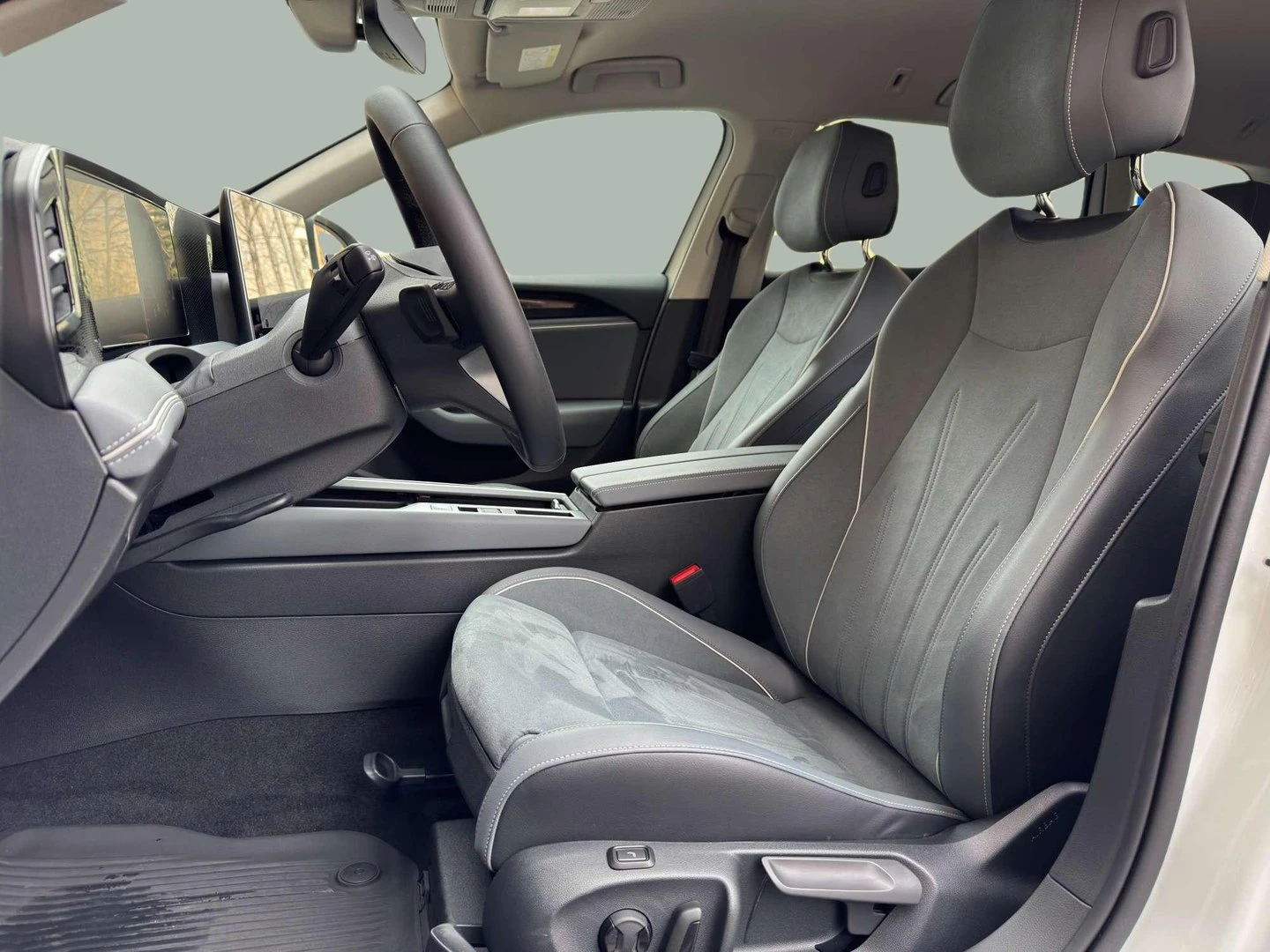 VW Passat 9 Business 1.5 eTSI DSG - изображение 5