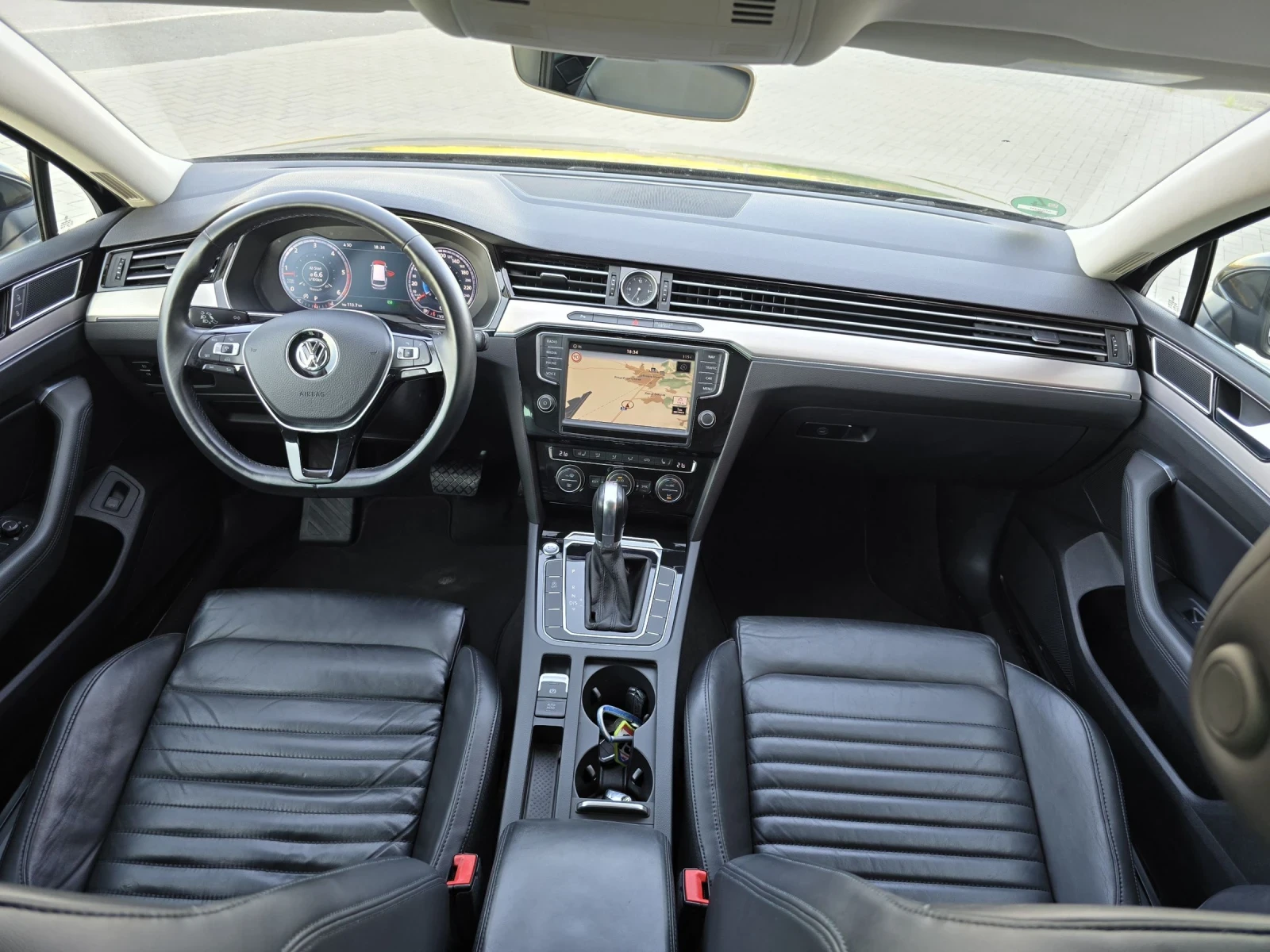 VW Passat 2.0TDi/AVTOMAT/DIGITAL/DISTRONIK/HIGH-LINE | Mobile.bg   12