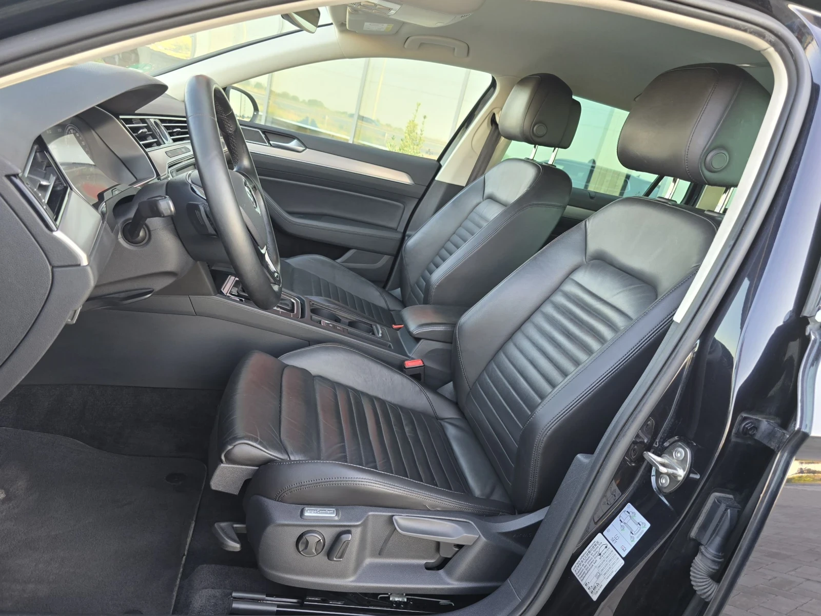 VW Passat 2.0TDi/AVTOMAT/DIGITAL/DISTRONIK/HIGH-LINE - изображение 7