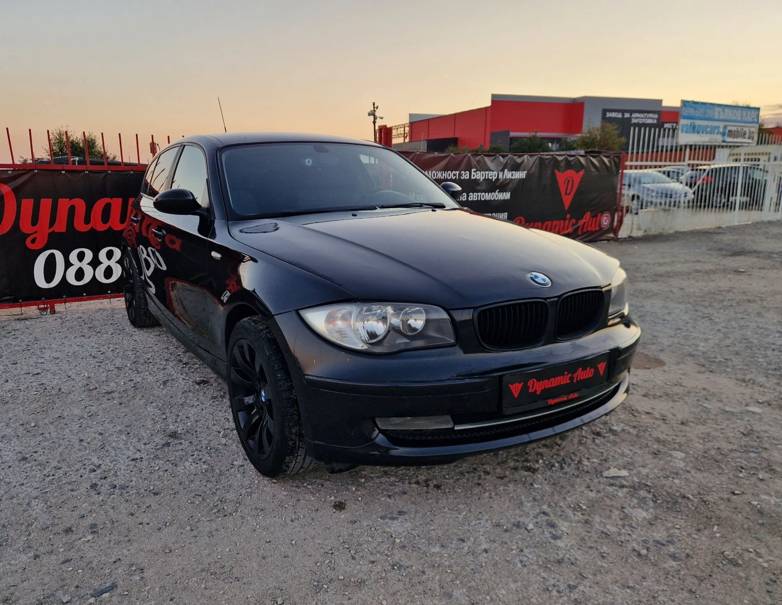 BMW 118 Регистриран / Автомат / Лизинг / Бартер / Facelif  - изображение 3