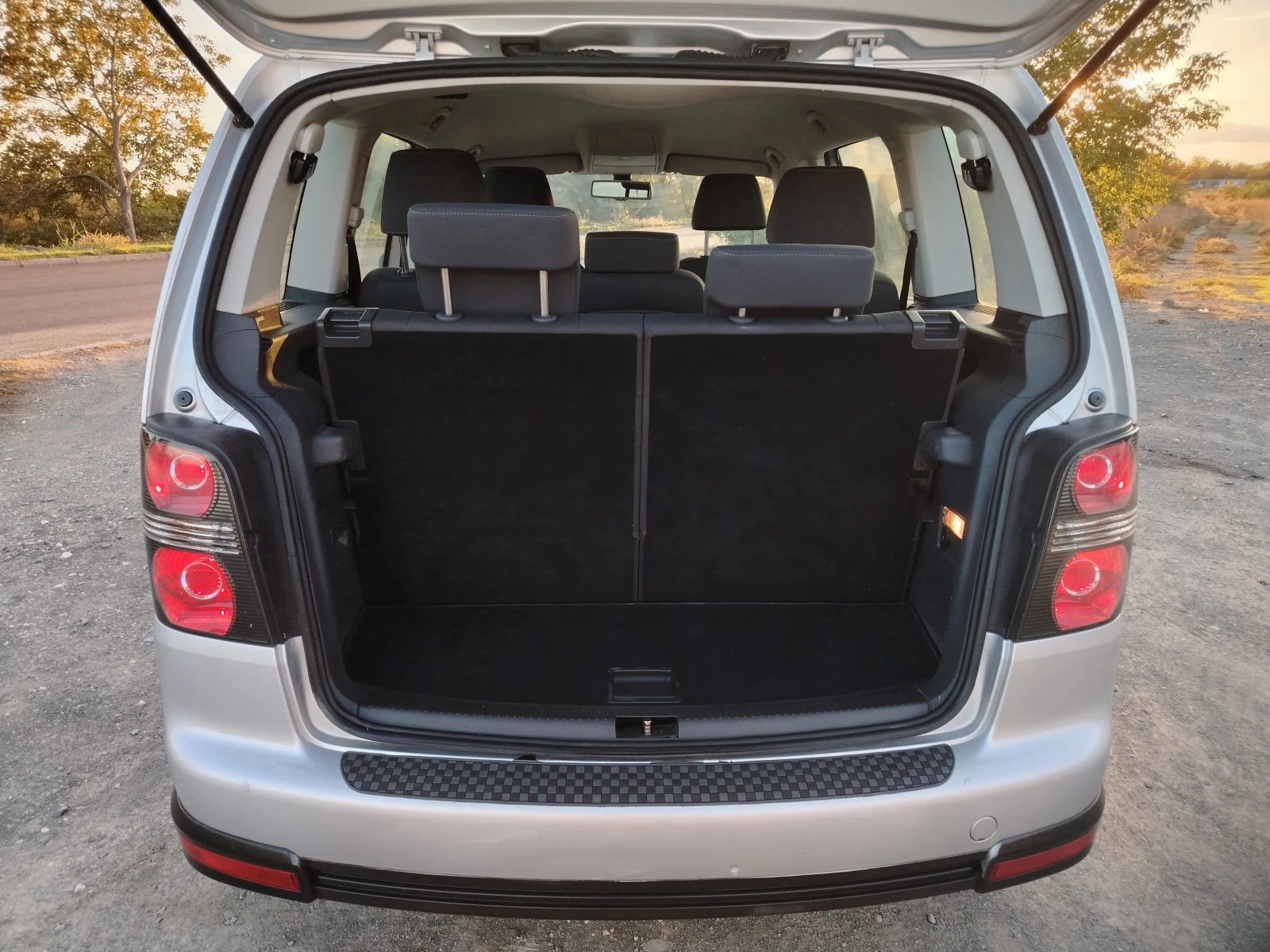 VW Touran TDI CROSS / АВТОМАТИК / 6+ 1 МЕСТА / НАВИГАЦИЯ - изображение 9