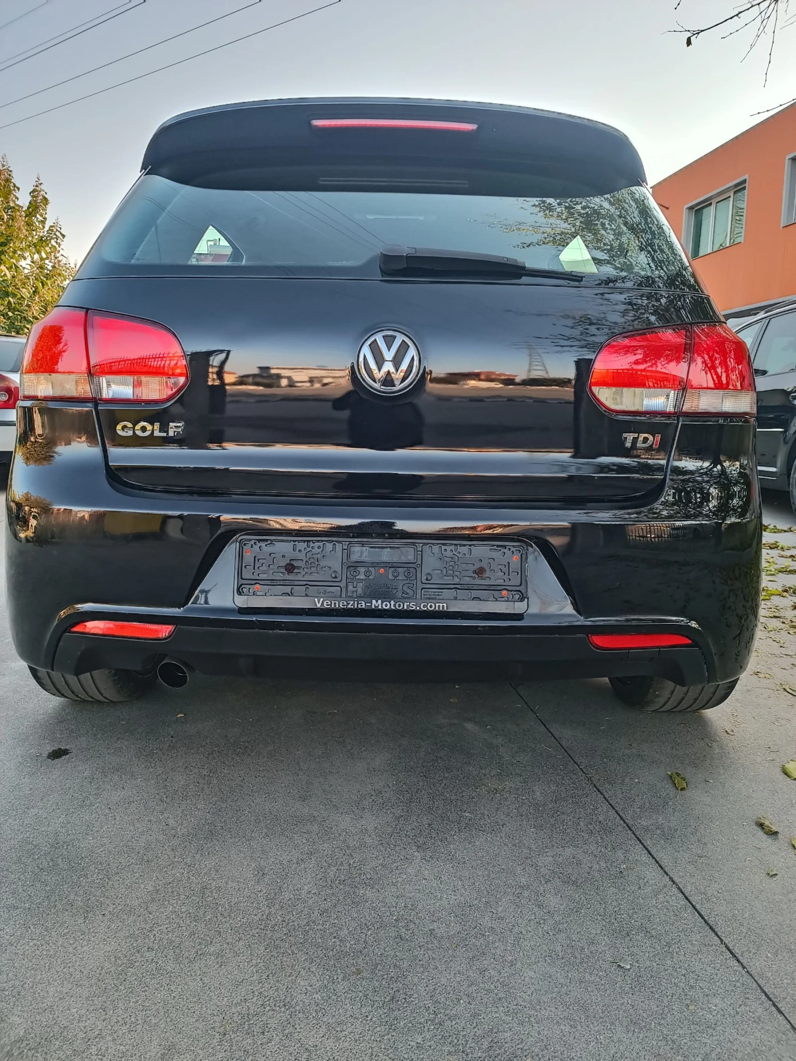 VW Golf 1.6 TDI R-LINE SPORT HiGHLINE | Mobile.bg — изображение 17