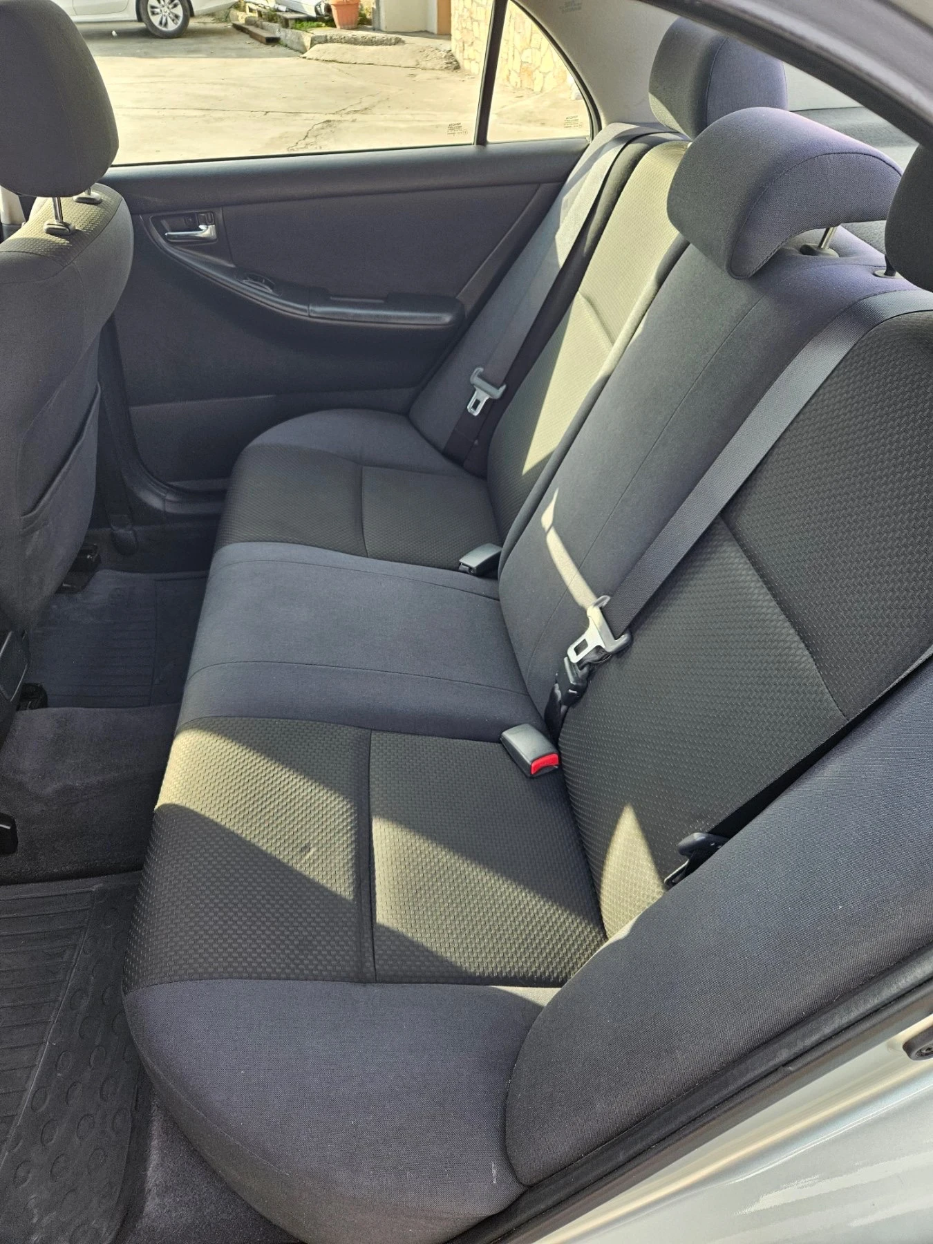 Toyota Corolla 1.4VVti седан - изображение 8